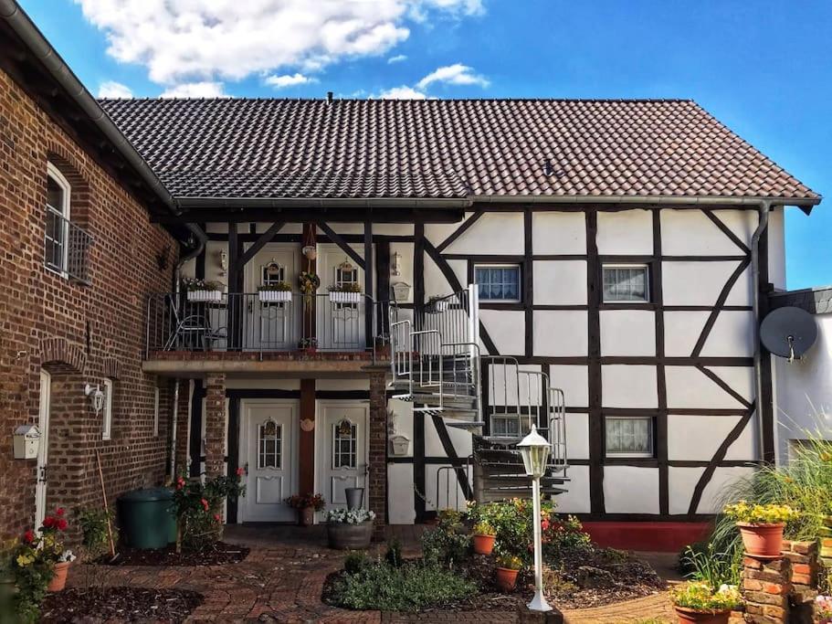 Obergeschosswohnung Mit Ausblick Mechernich Exterior photo